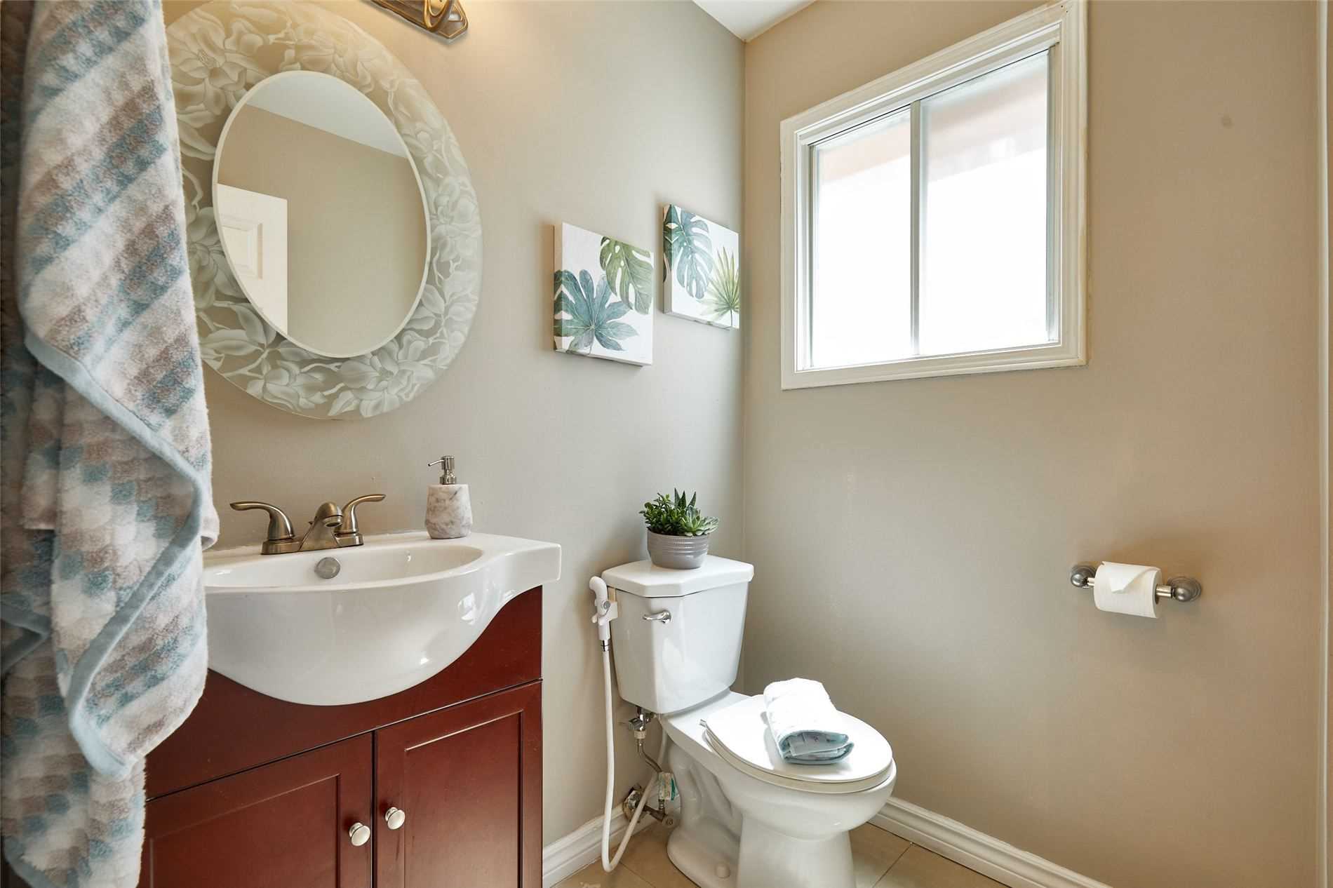 1632 Fairfield Cres