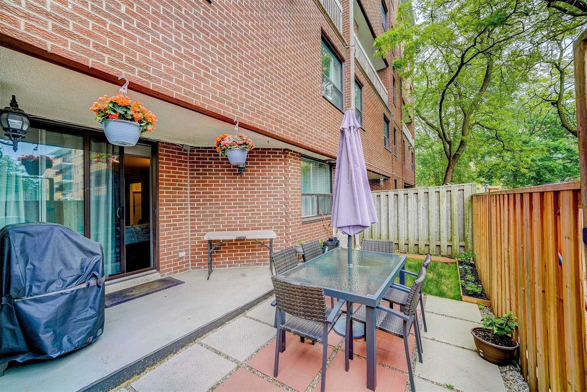 4062 Lawrence Ave E, #106