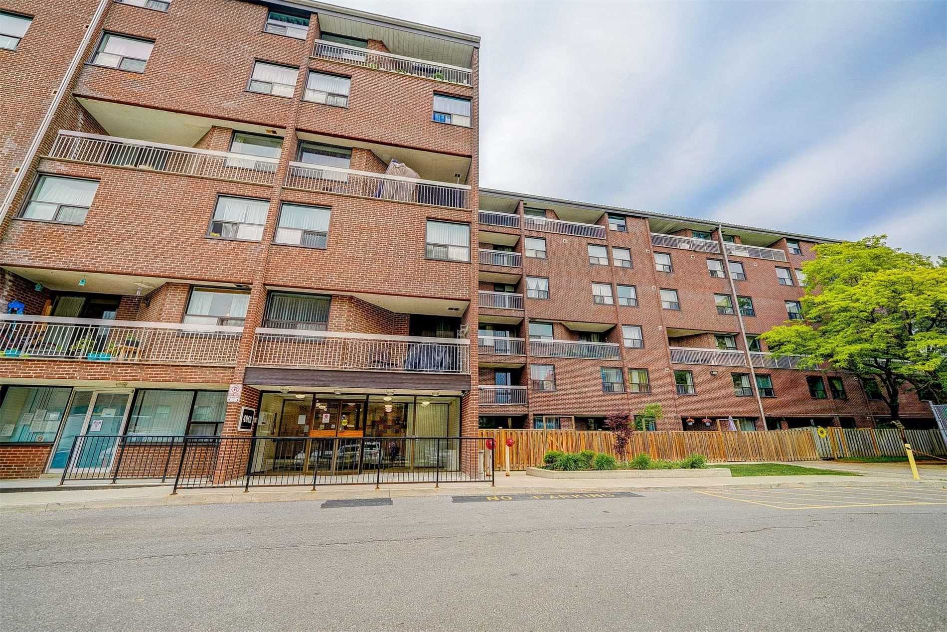 4062 Lawrence Ave E, #106