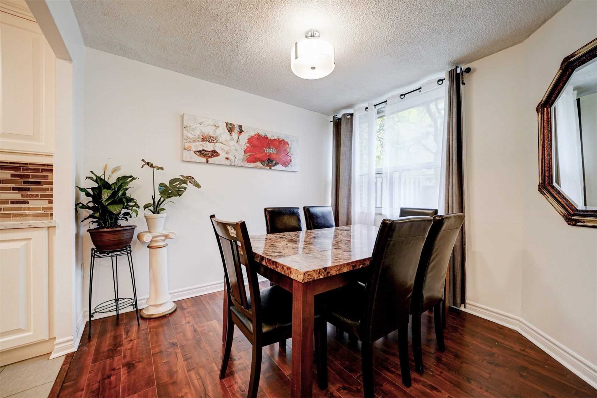 4062 Lawrence Ave E, #106