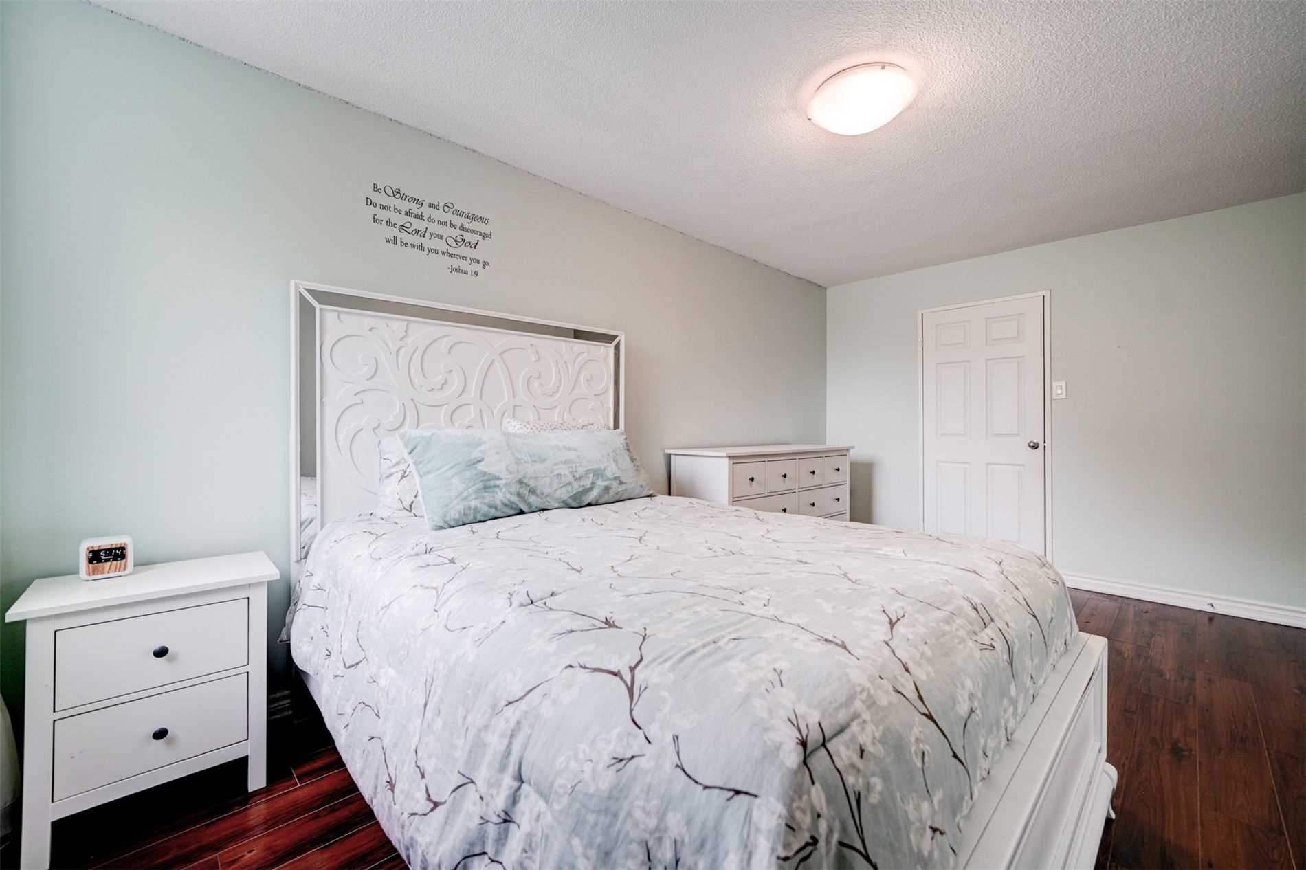 4062 Lawrence Ave E, #106
