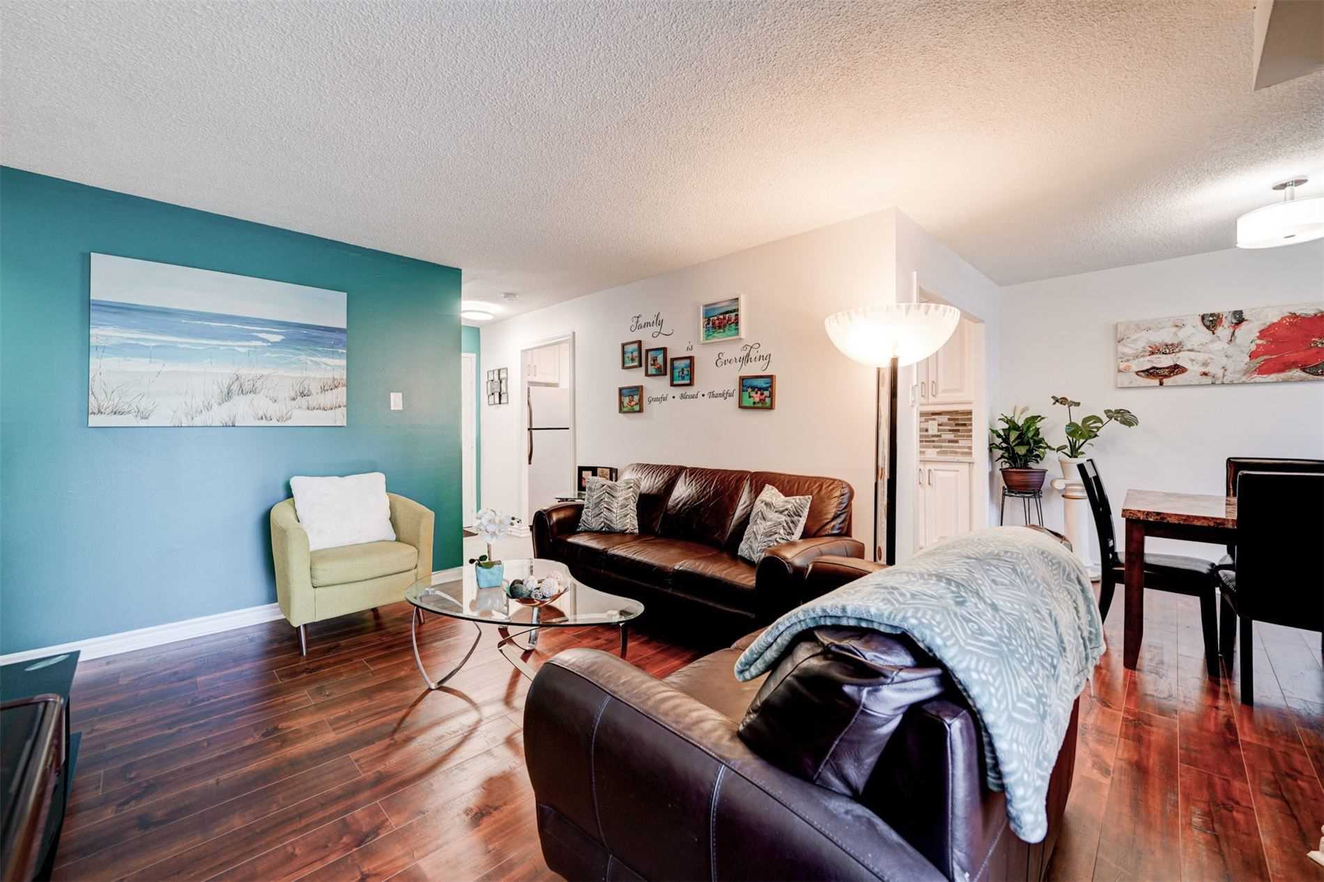 4062 Lawrence Ave E, #106