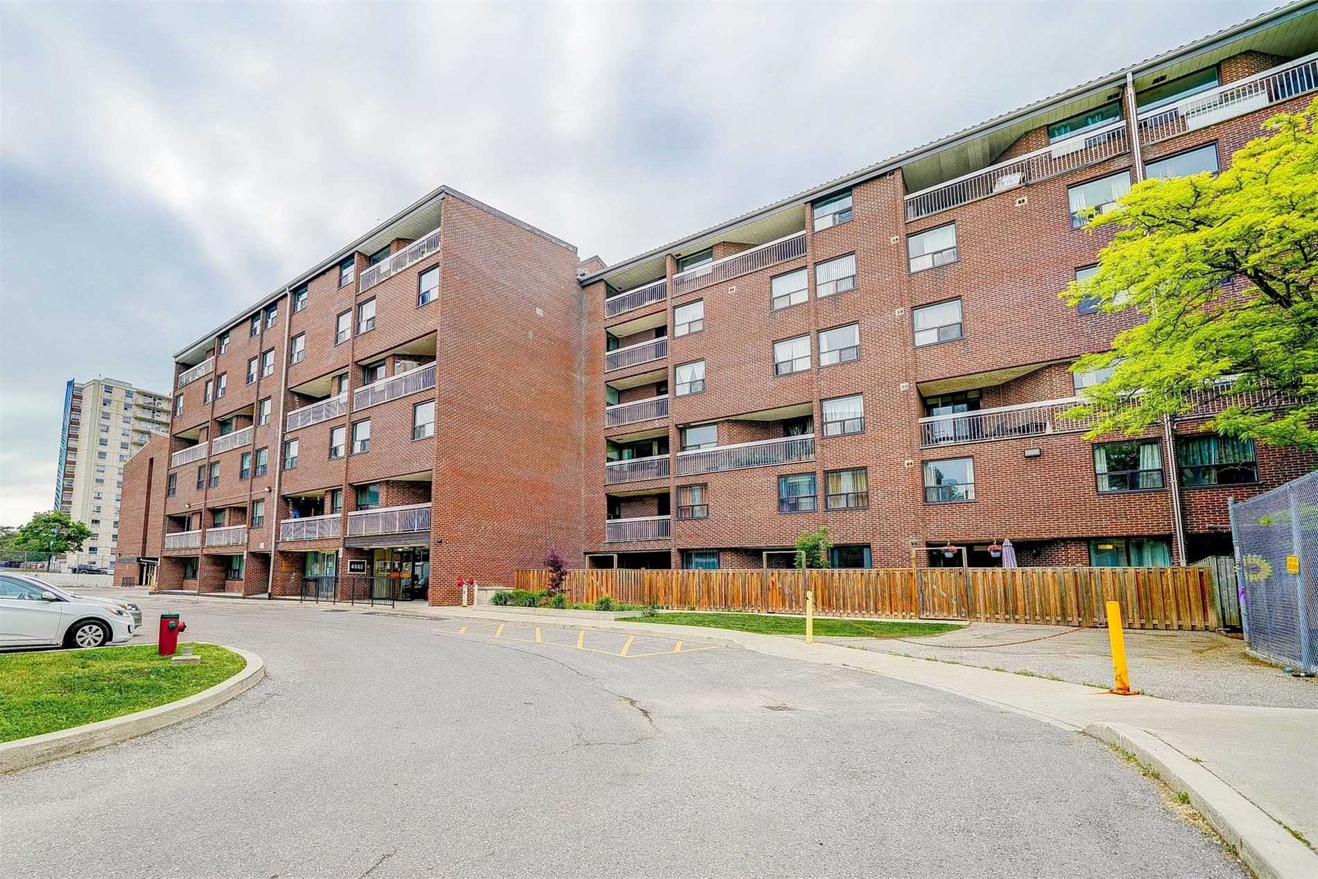 4062 Lawrence Ave E, #106