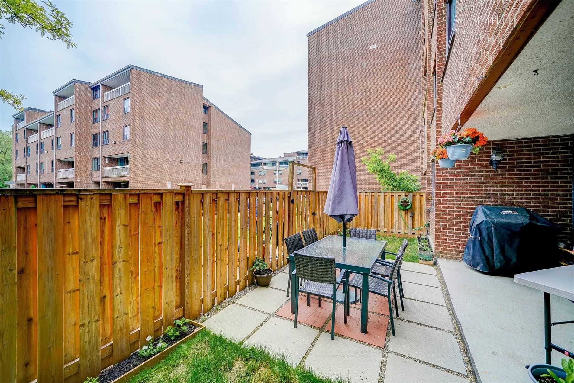 4062 Lawrence Ave E, #106
