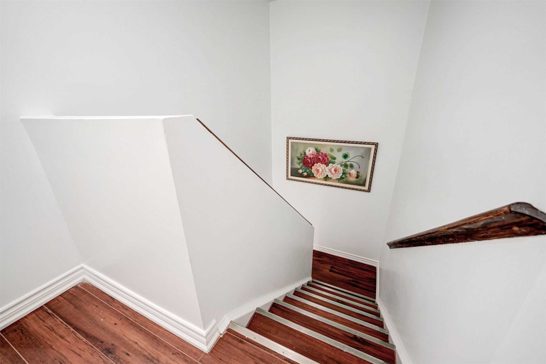 4062 Lawrence Ave E, #106
