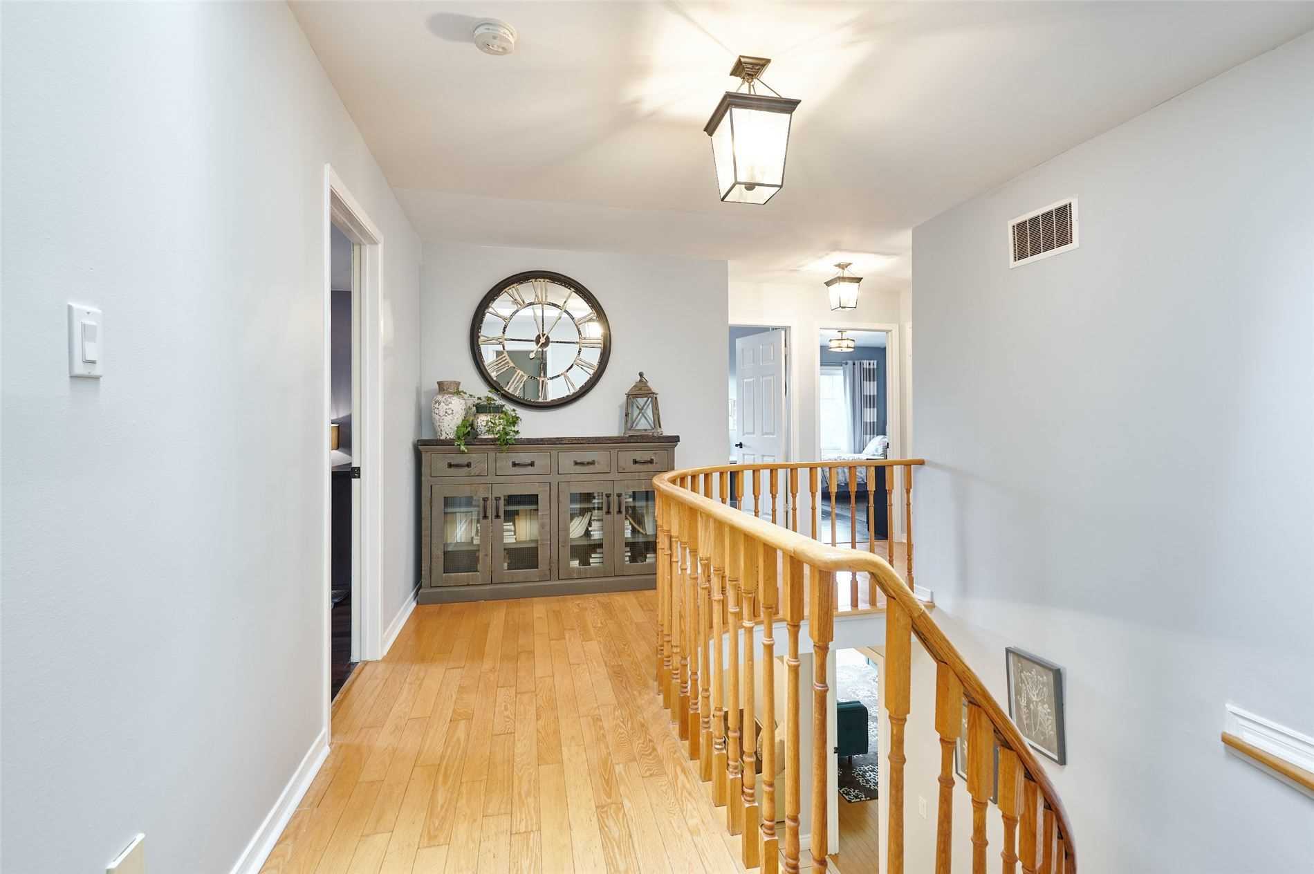 27 Sugarbush Sq