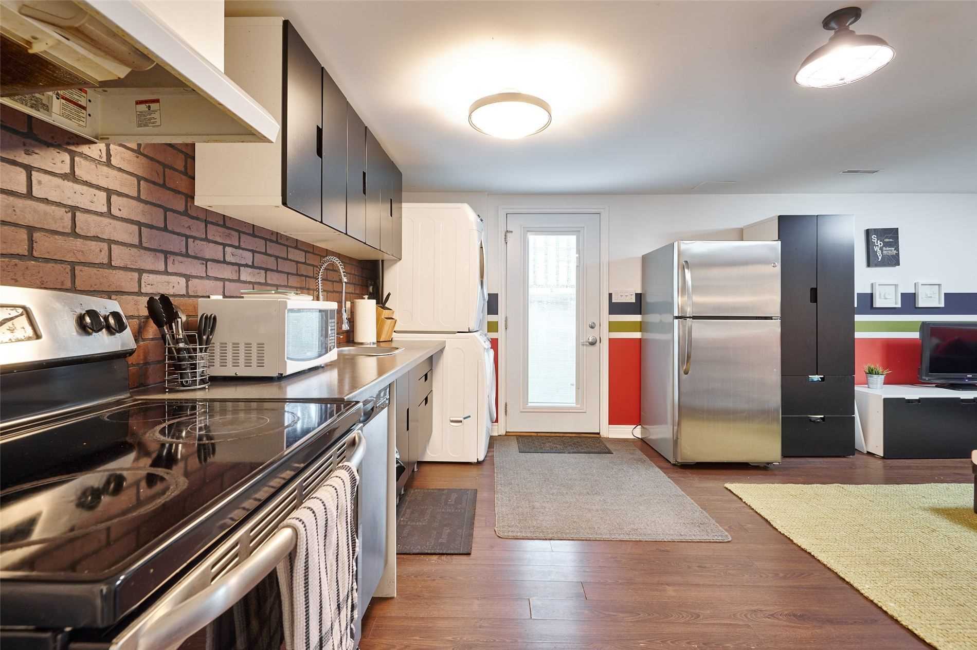 27 Sugarbush Sq