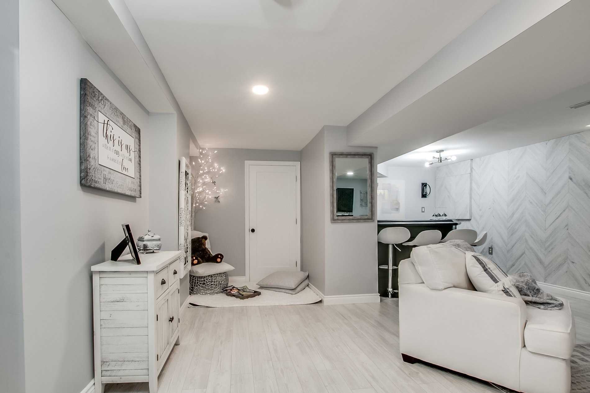4 Aldcroft Cres
