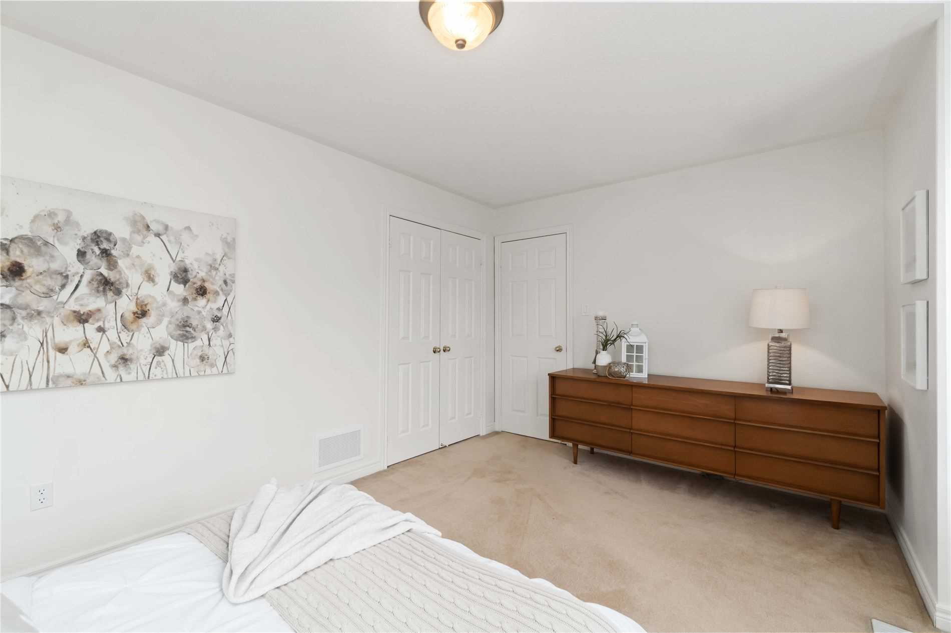 21 Corsham Dr