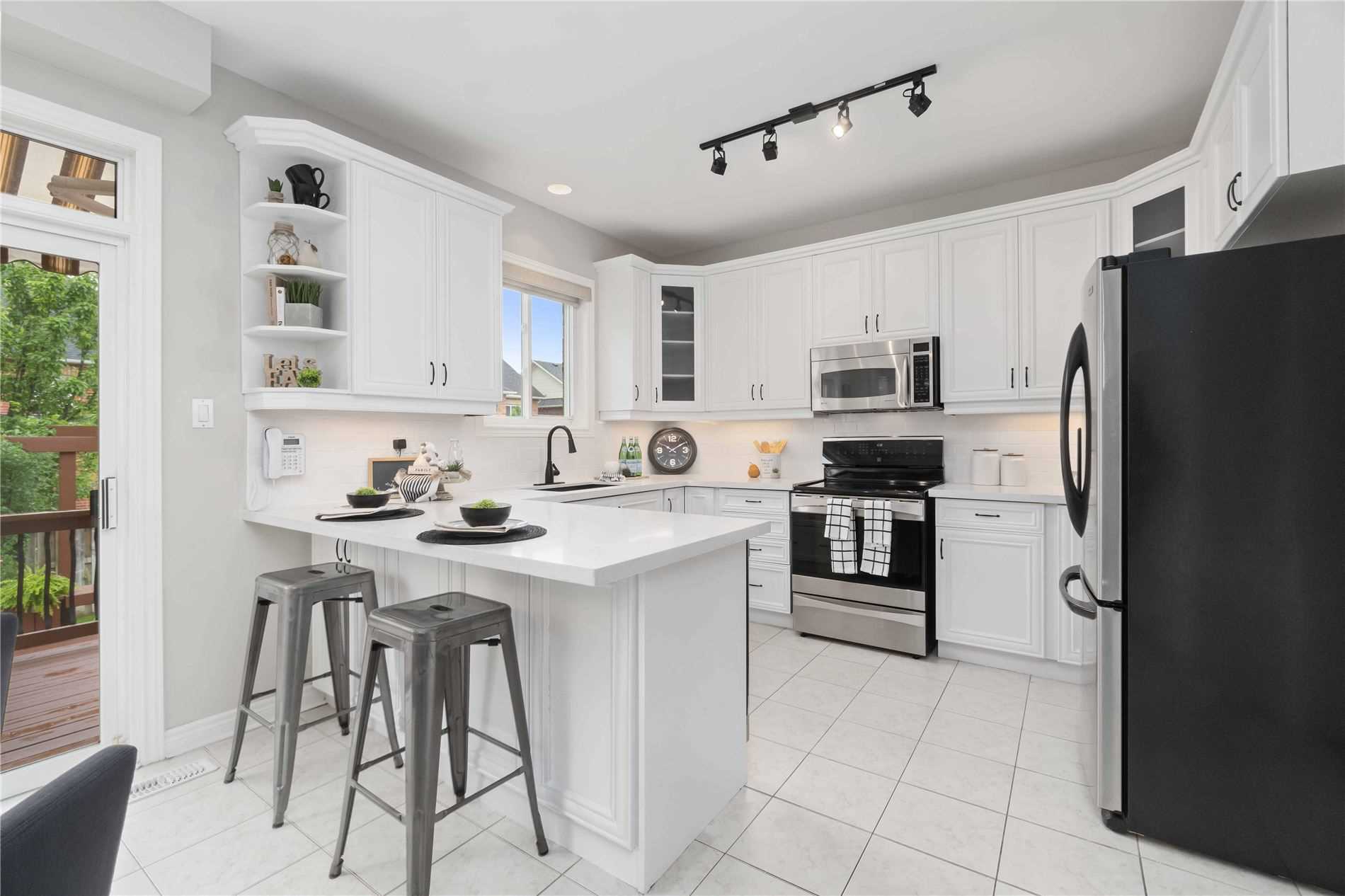 21 Corsham Dr