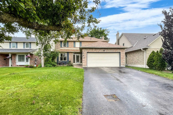349 Prince Of Wales Dr, Whitby