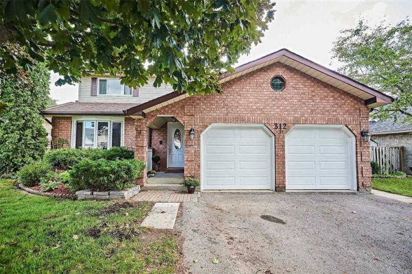 312 Prince Of Wales Dr E, Whitby