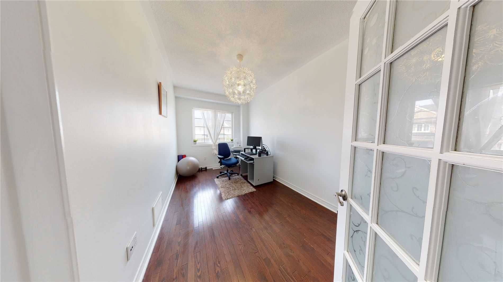 1707 Carousel Dr