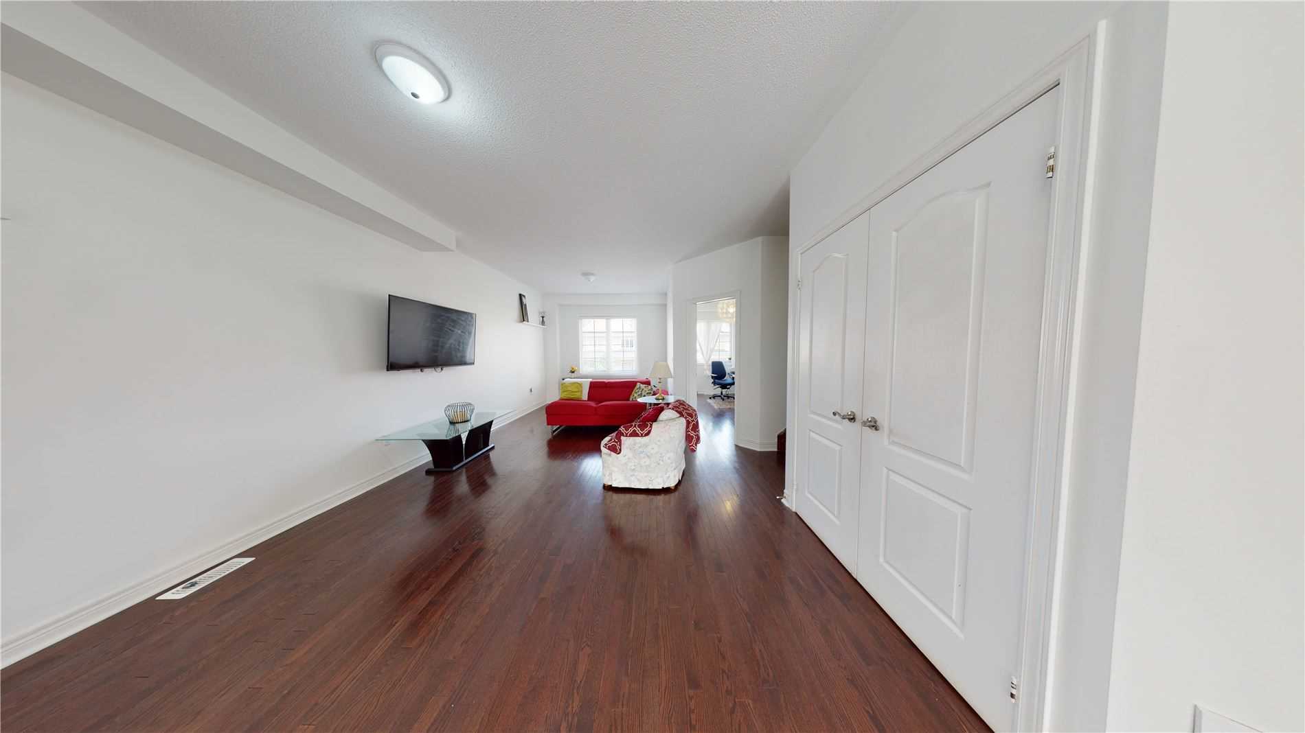 1707 Carousel Dr