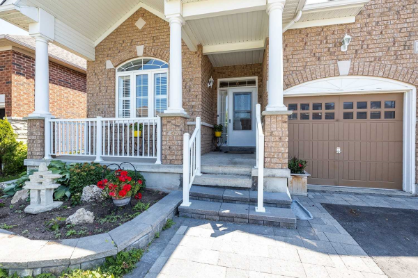 851 Eagle Ridge Drive Dr, Oshawa