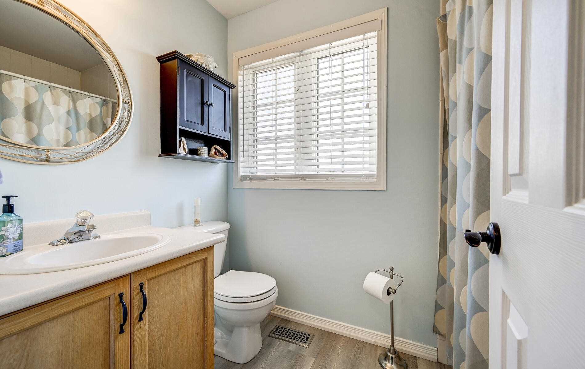 70 Mcfeeters Cres