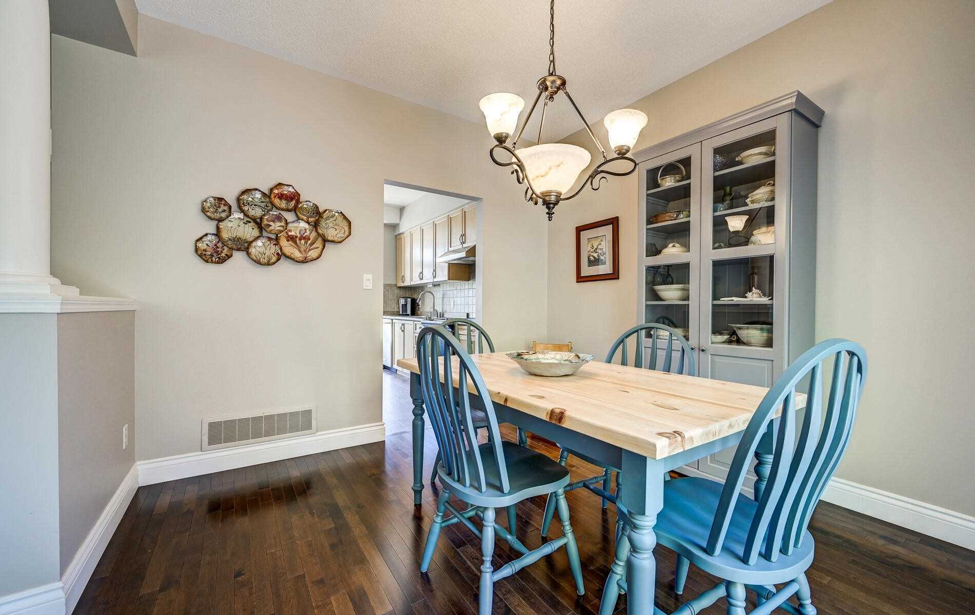 70 Mcfeeters Cres