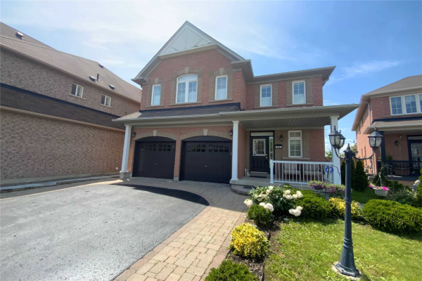 72 Oceanpearl Cres, Whitby