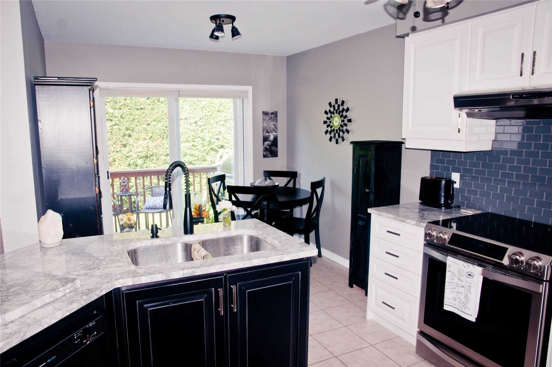 512 Sandalwood Crt