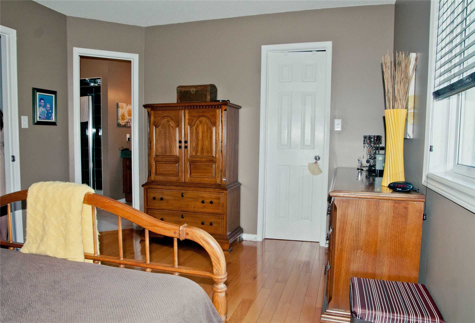 512 Sandalwood Crt