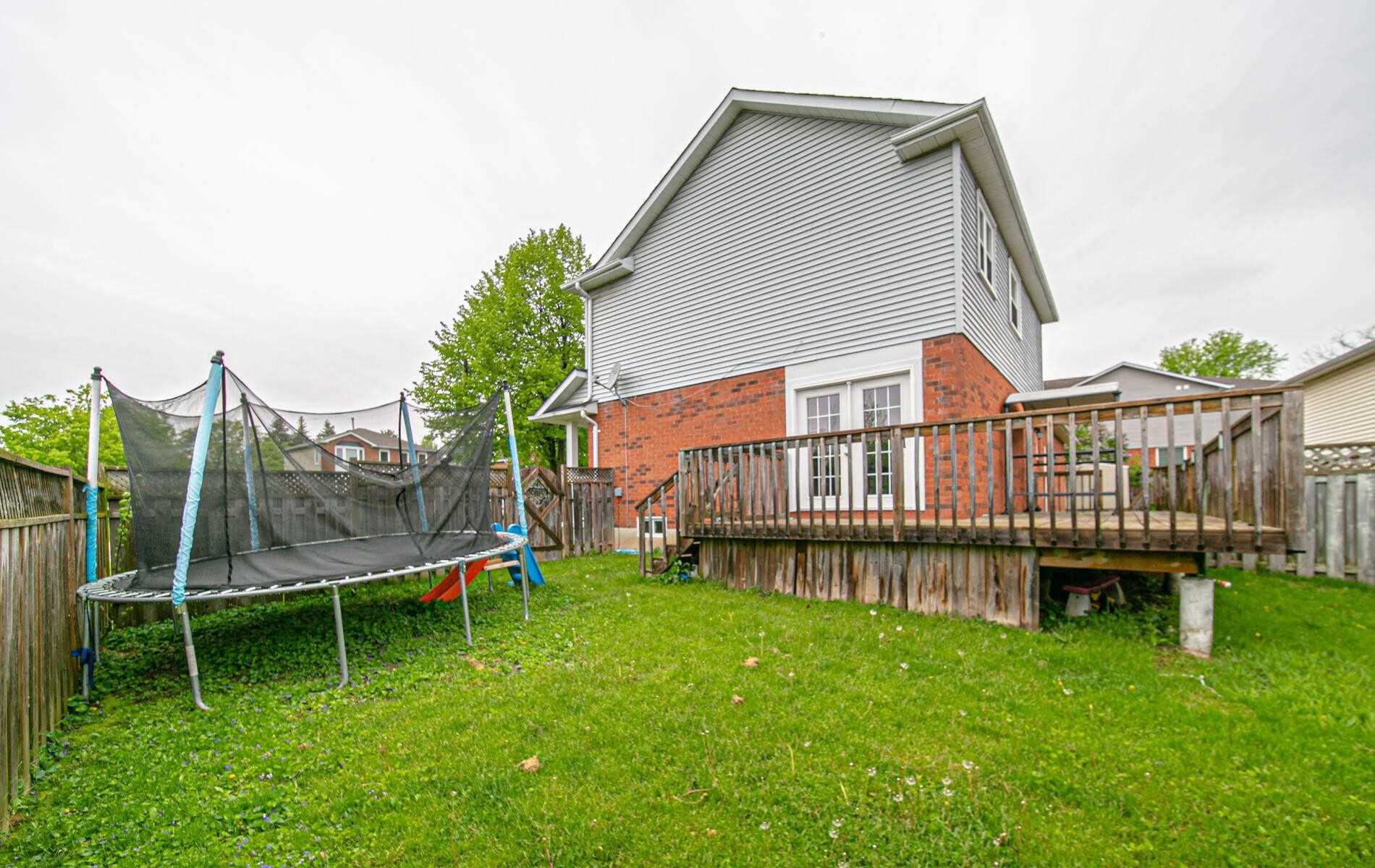 63 Stanford Cres