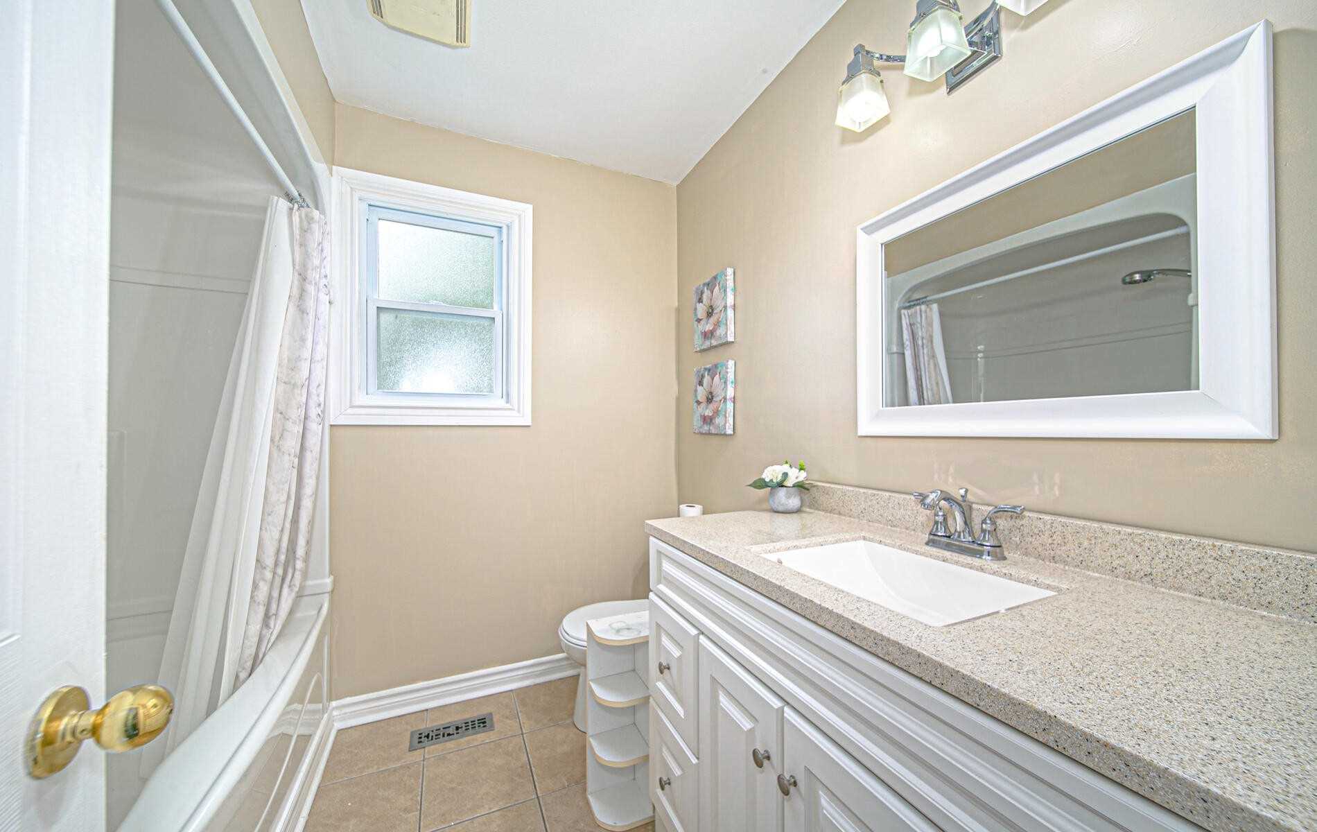 63 Stanford Cres