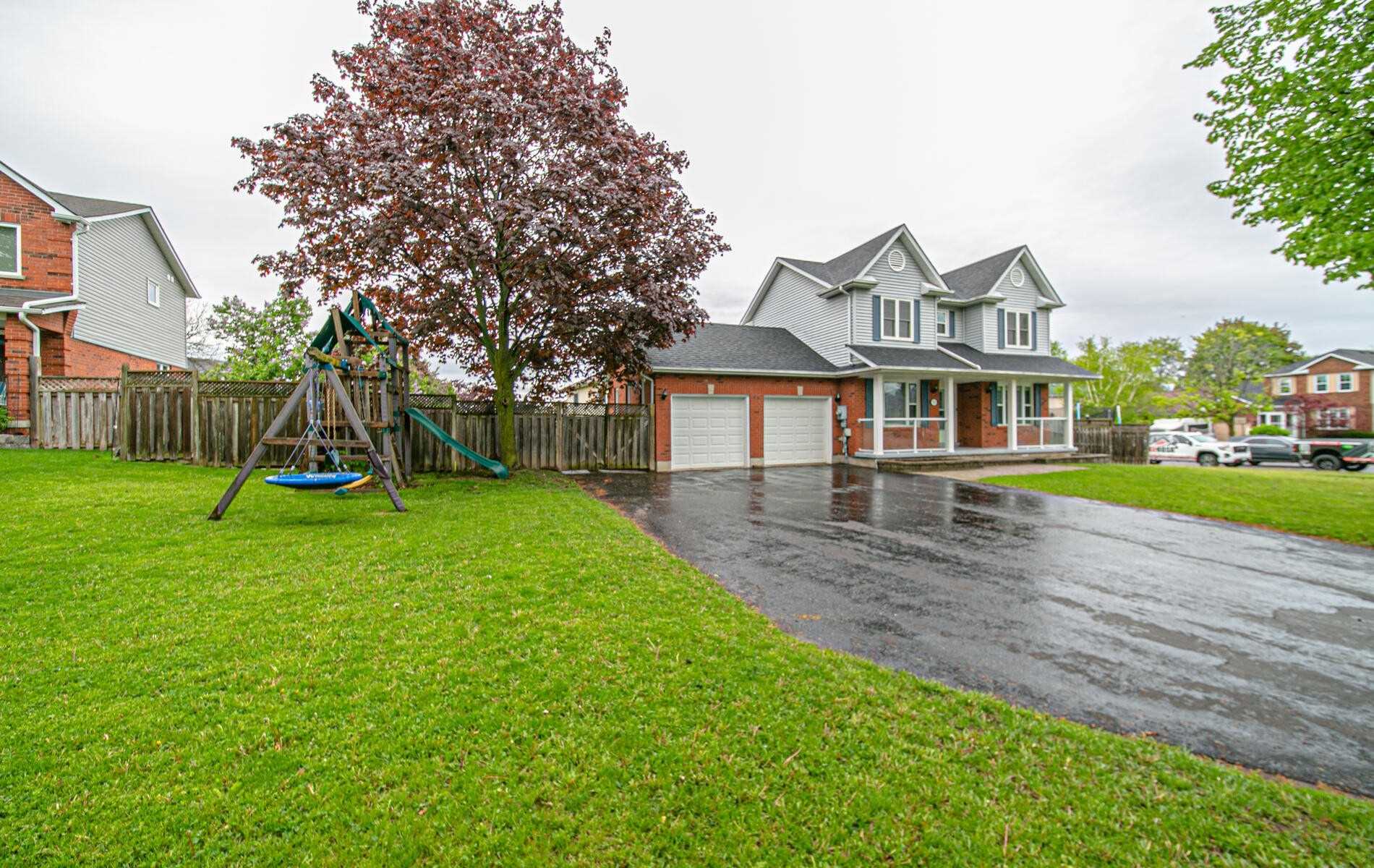 63 Stanford Cres