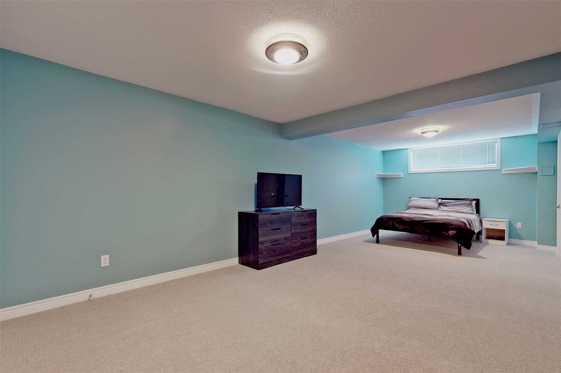 207 Aldred Dr