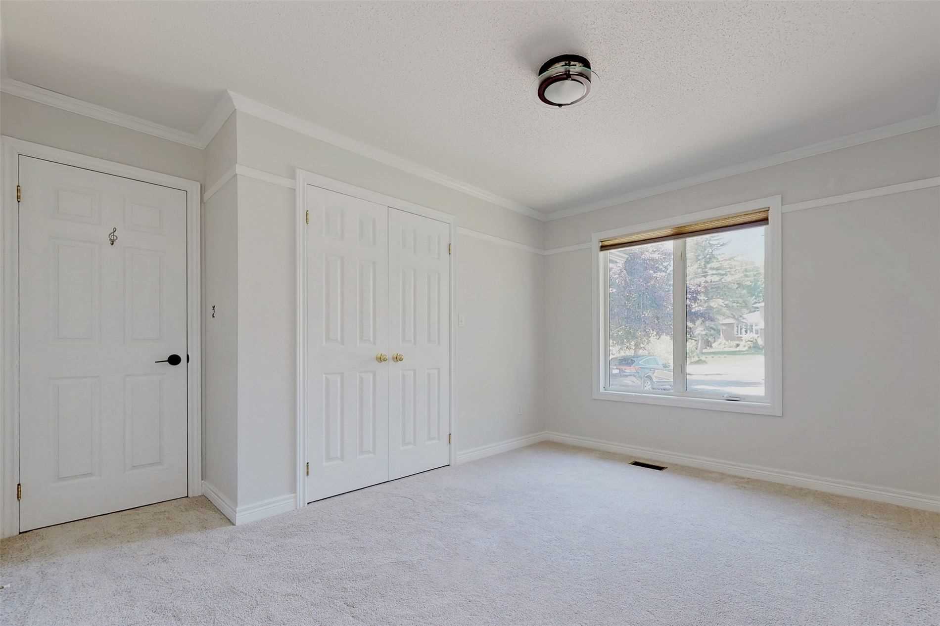 207 Aldred Dr