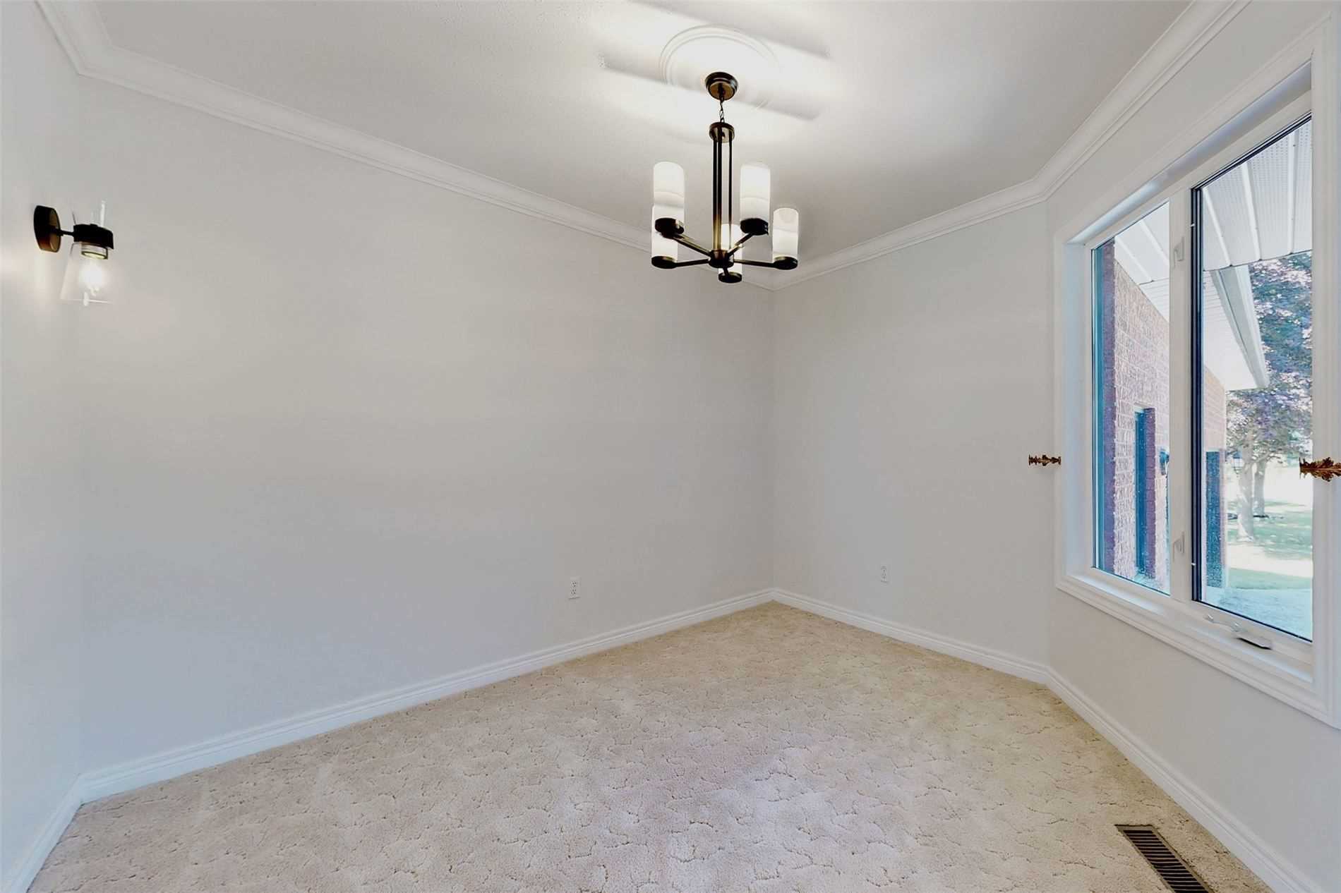 207 Aldred Dr