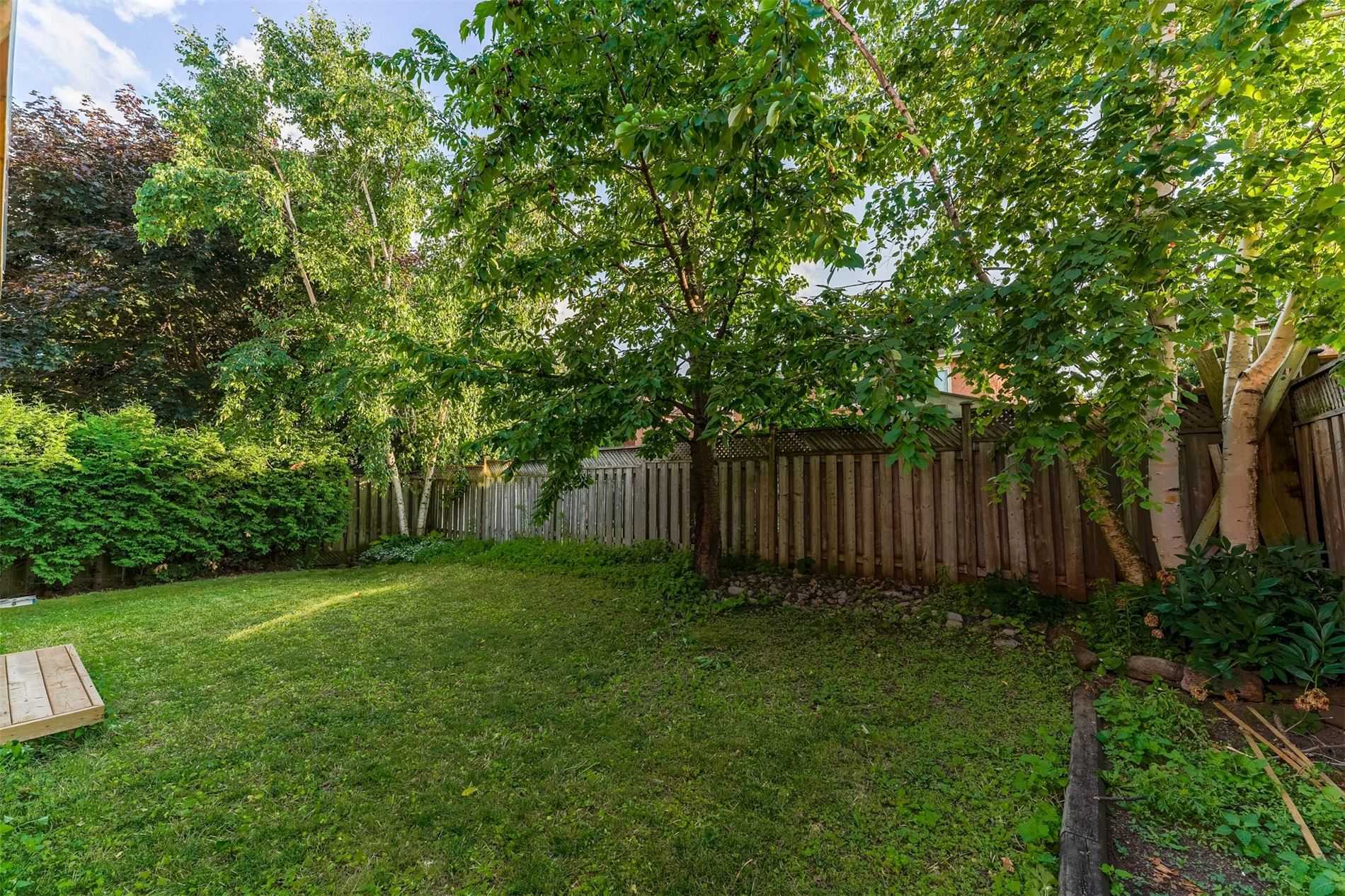 3 Mayfield Cres