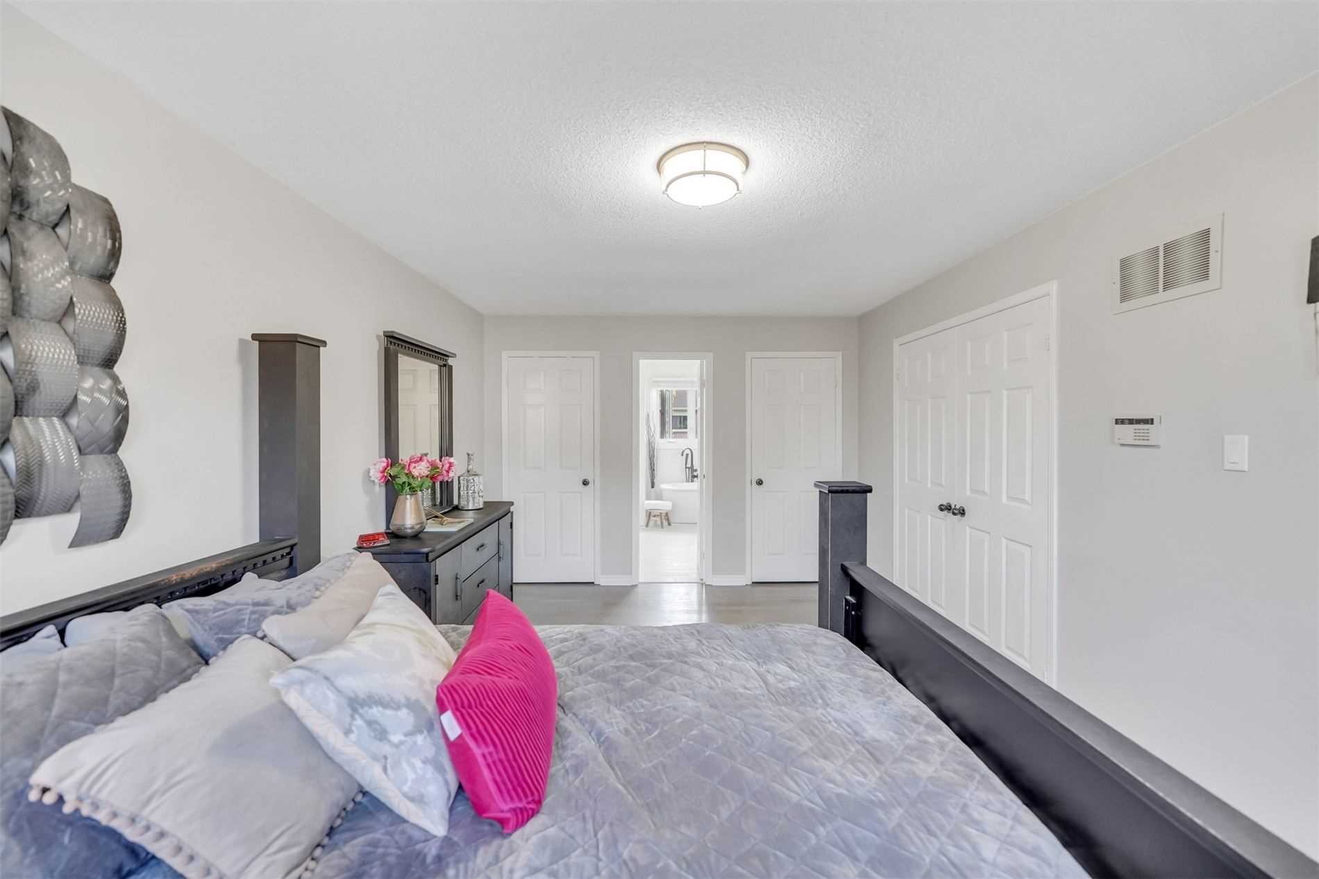 3 Mayfield Cres