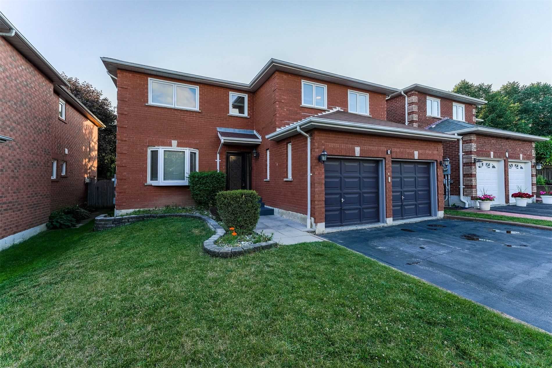 3 Mayfield Cres