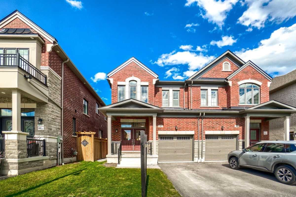 42 Louise Cres, Whitby