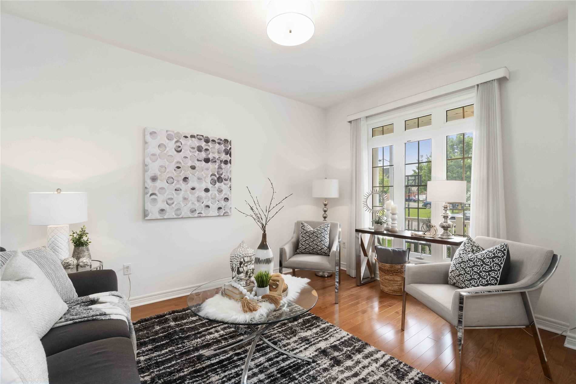 21 Corsham Dr