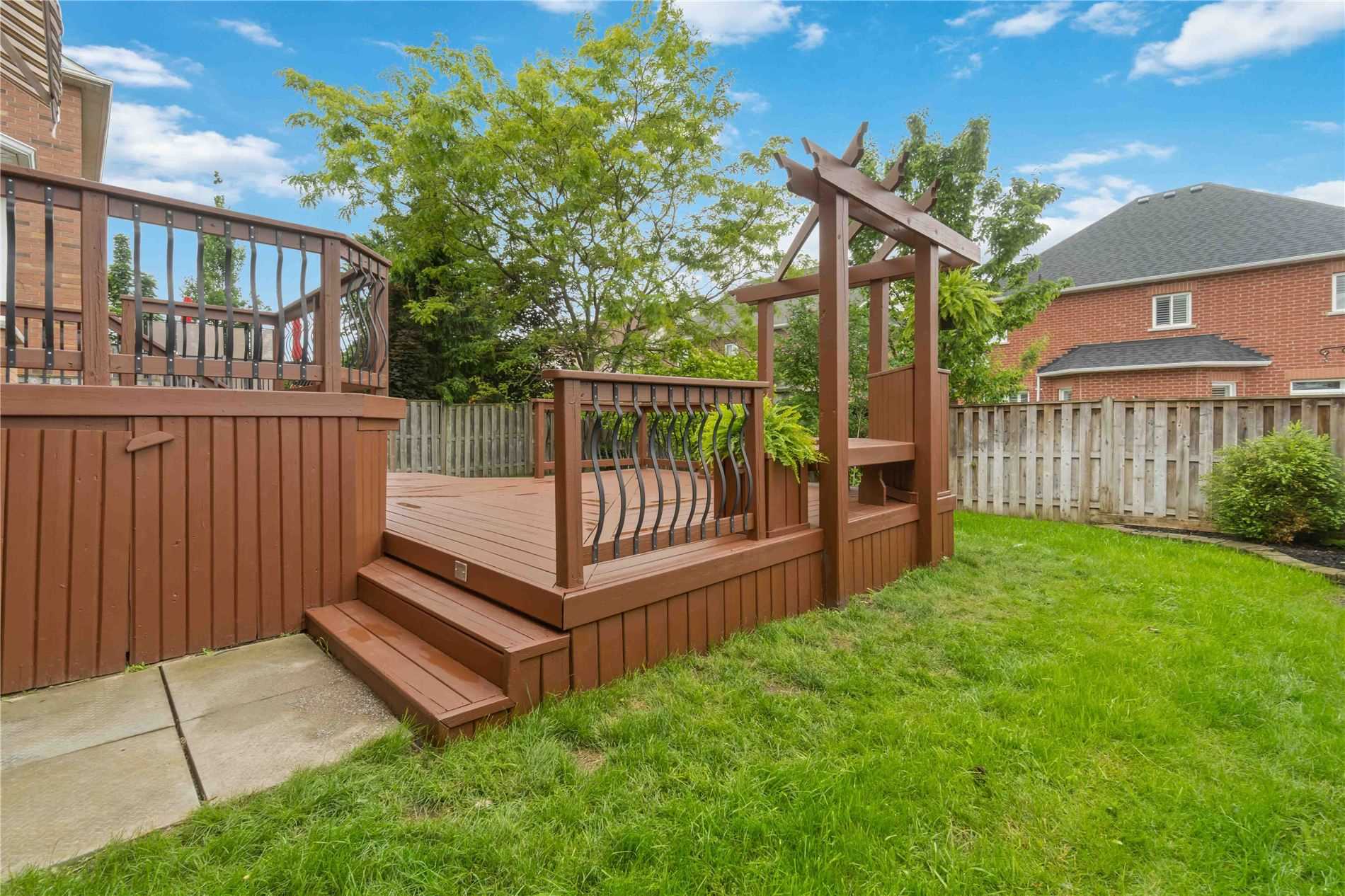 21 Corsham Dr
