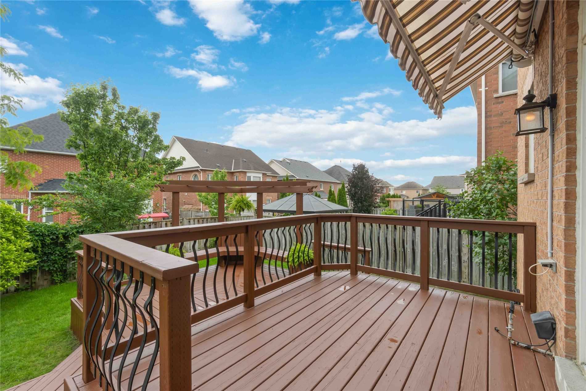 21 Corsham Dr