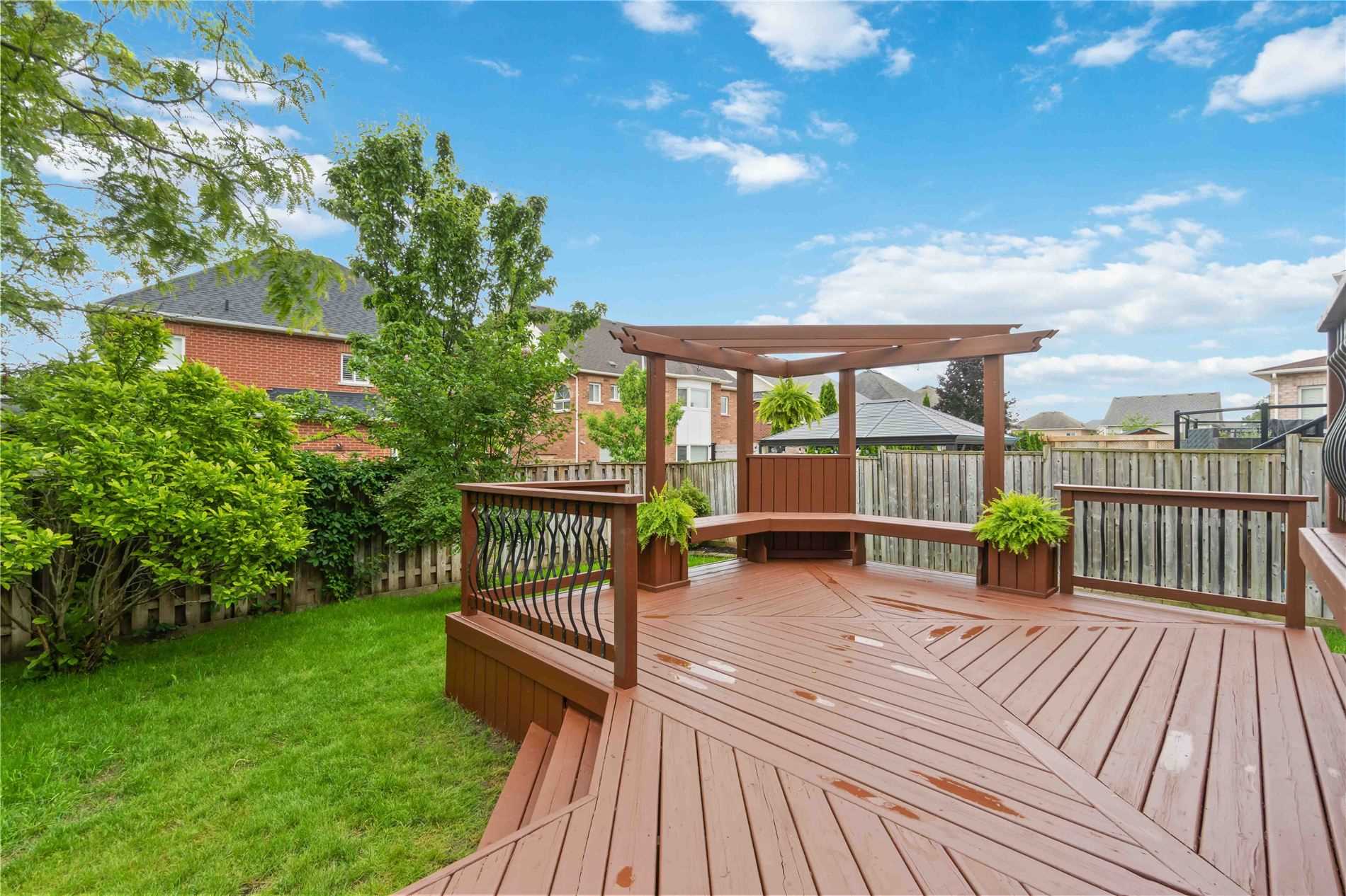 21 Corsham Dr
