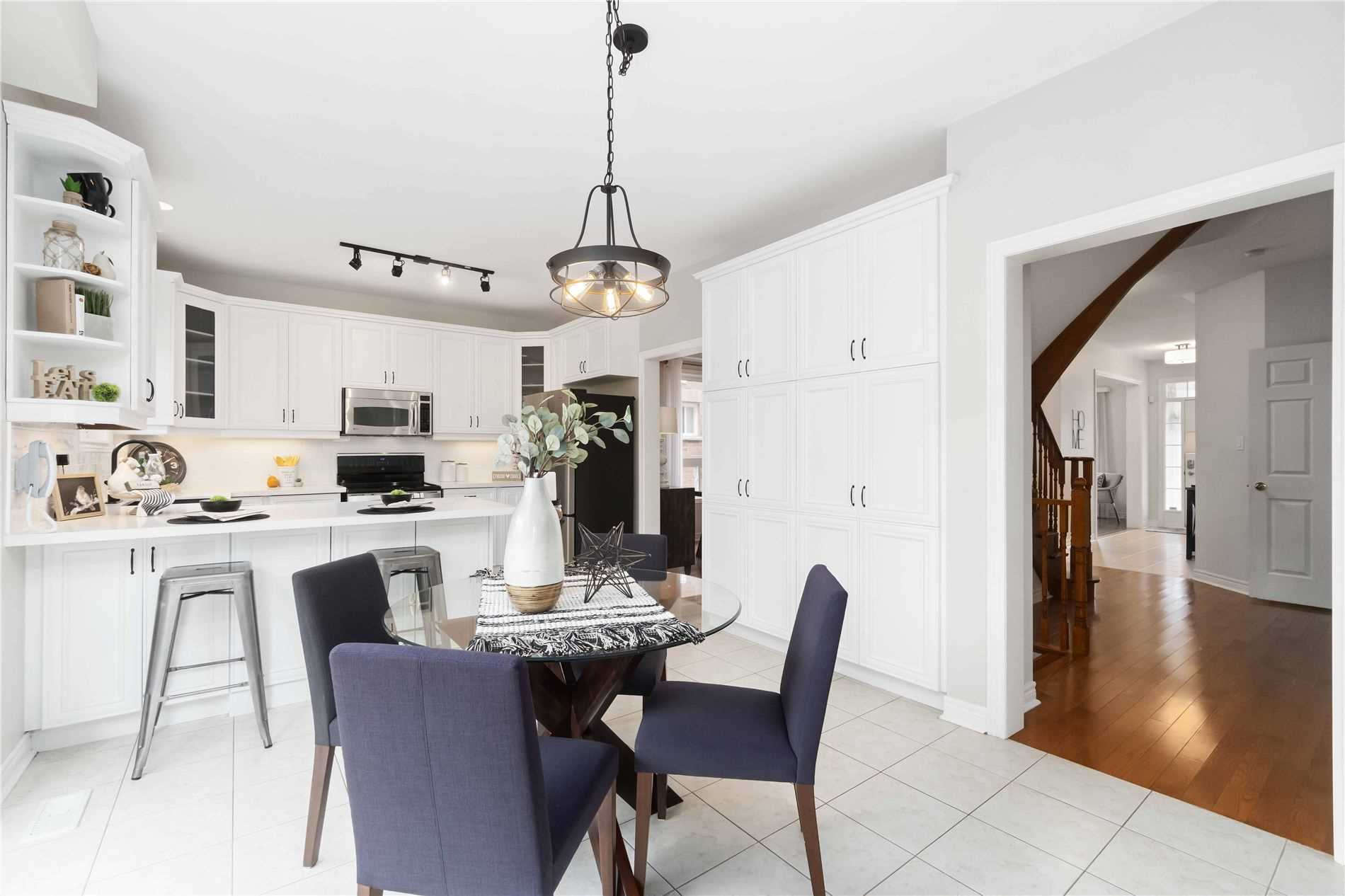 21 Corsham Dr