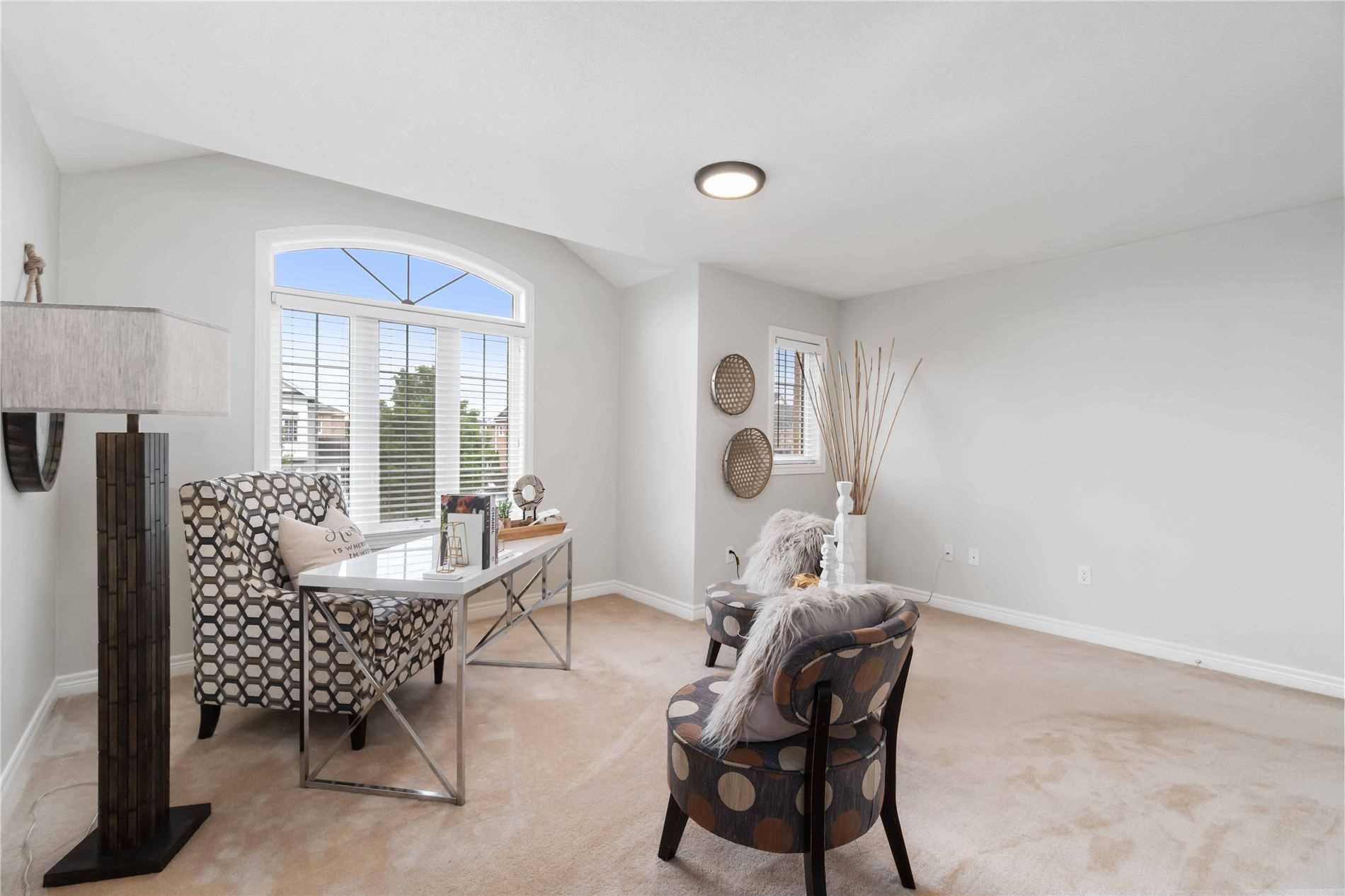 21 Corsham Dr