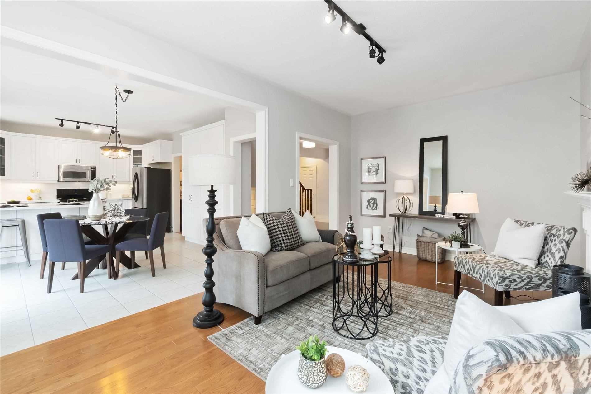 21 Corsham Dr