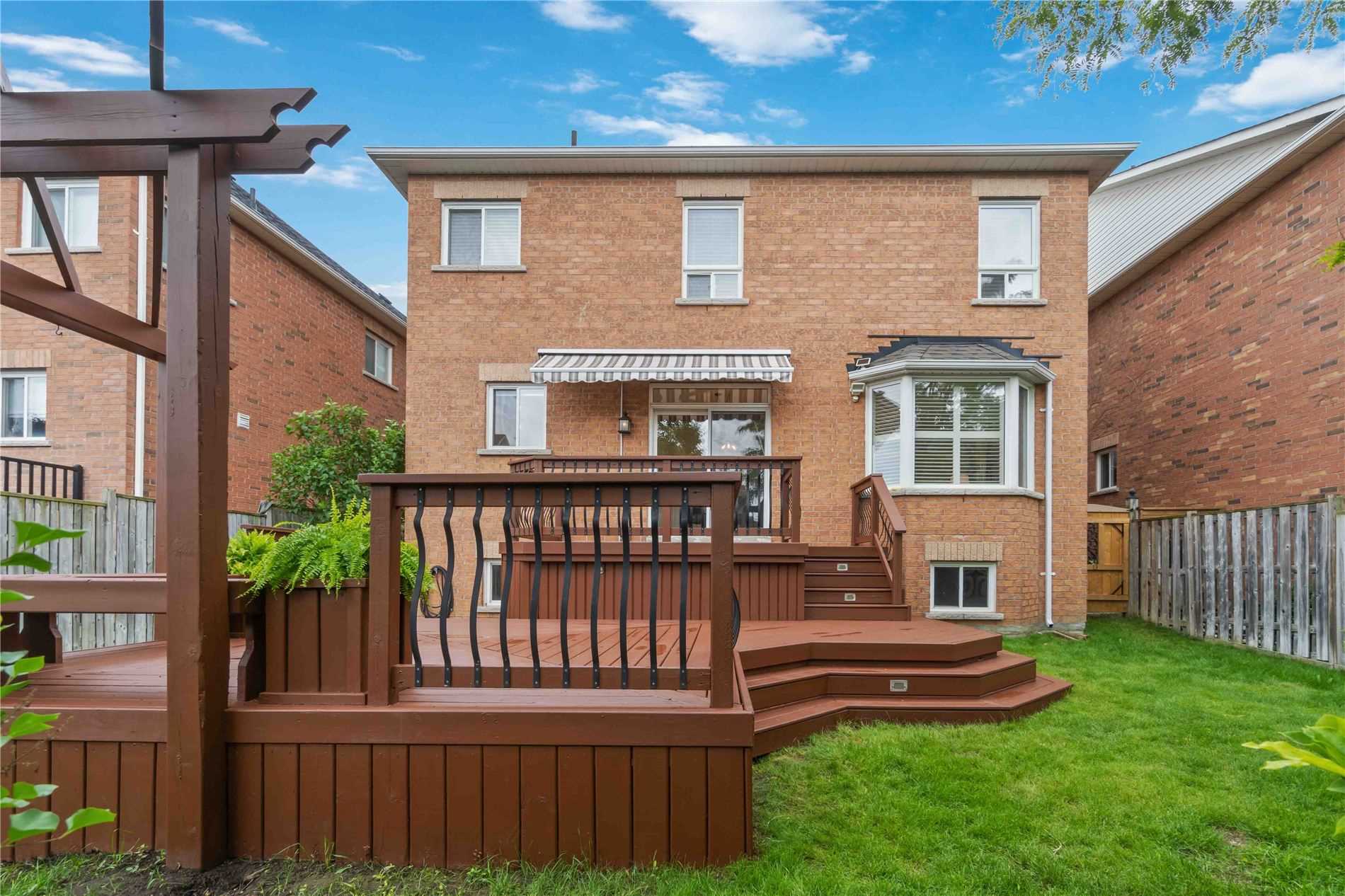 21 Corsham Dr