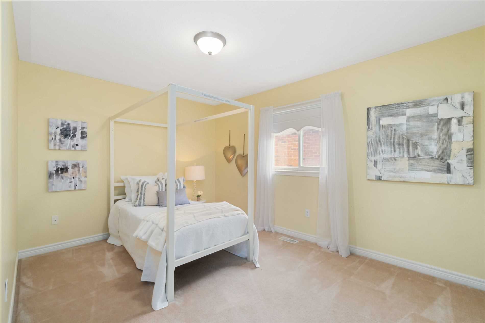 21 Corsham Dr