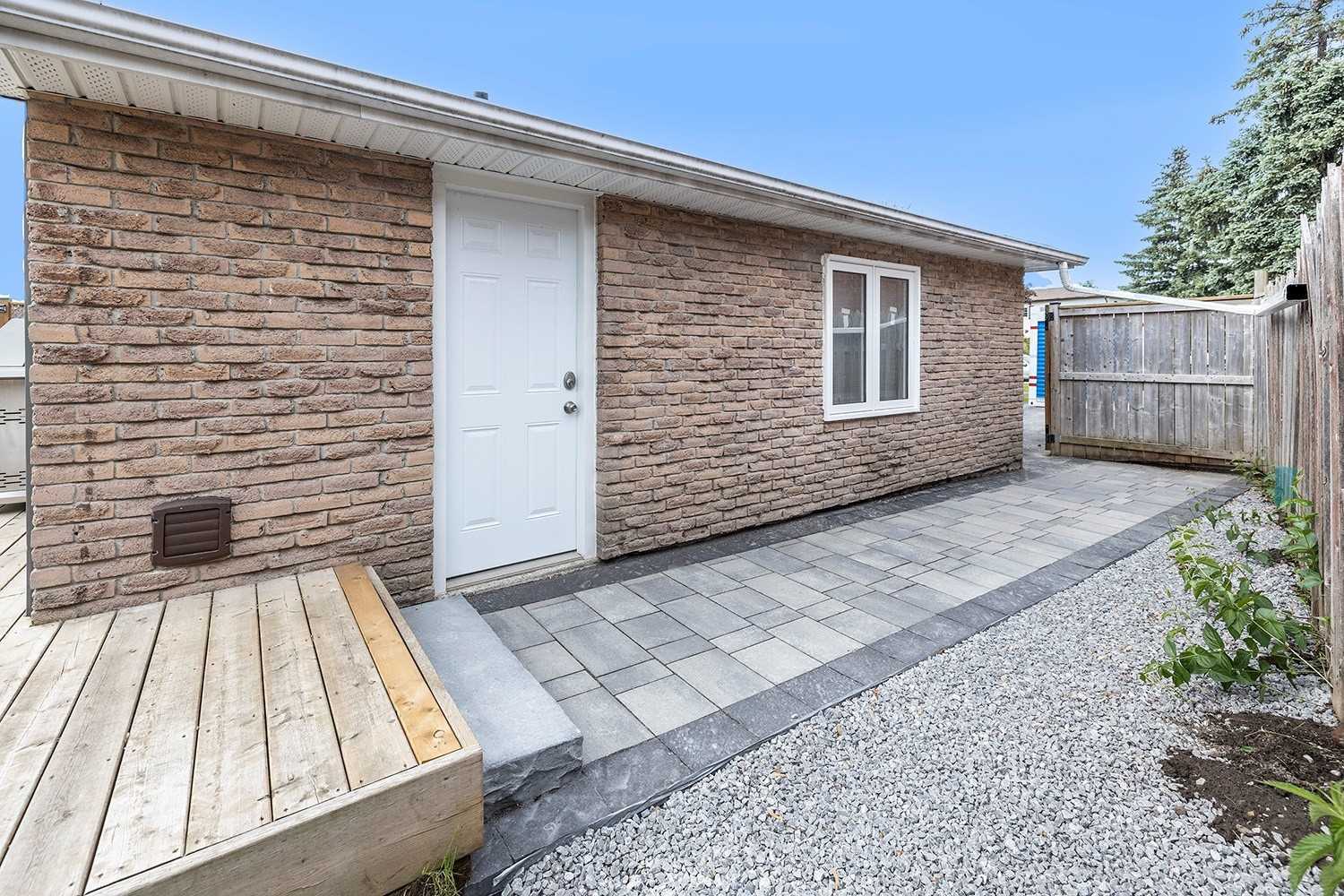 1348 Belair Cres