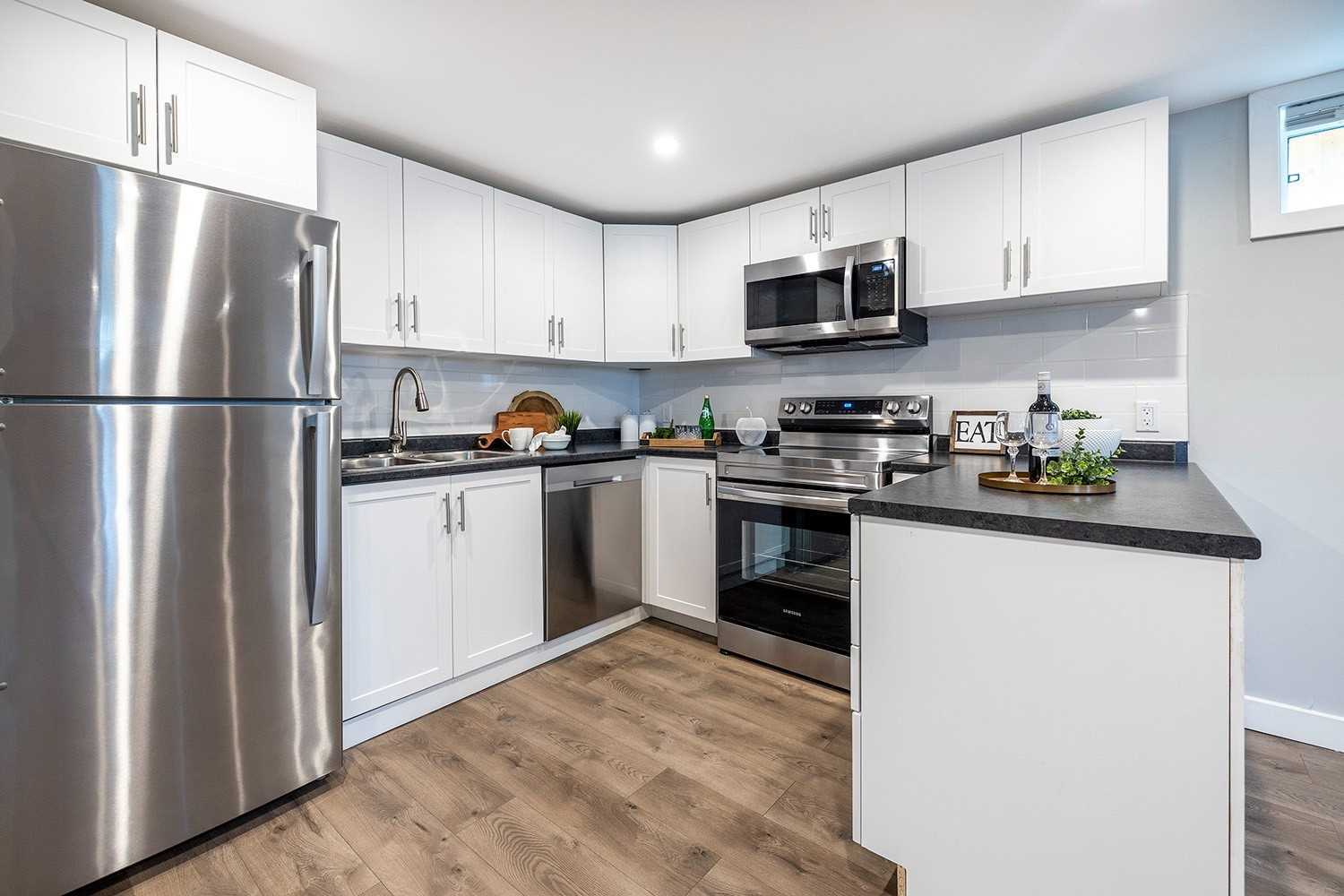 1348 Belair Cres