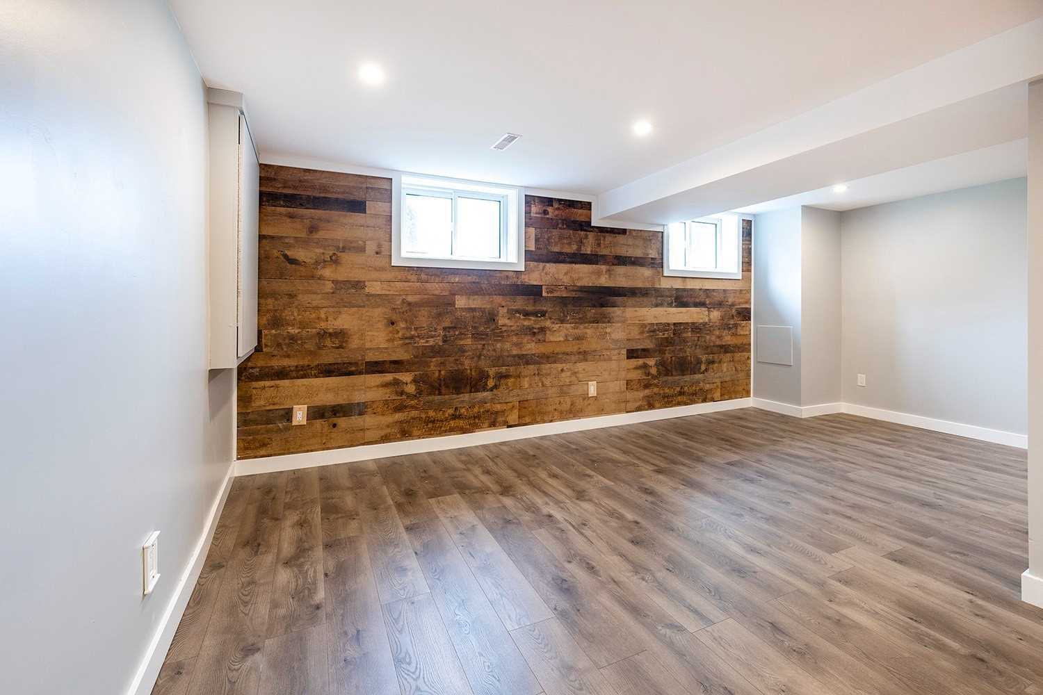 1348 Belair Cres