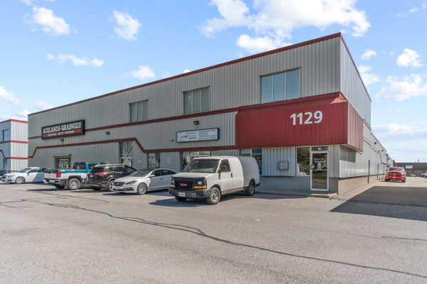 1129 Wentworth St W, Oshawa