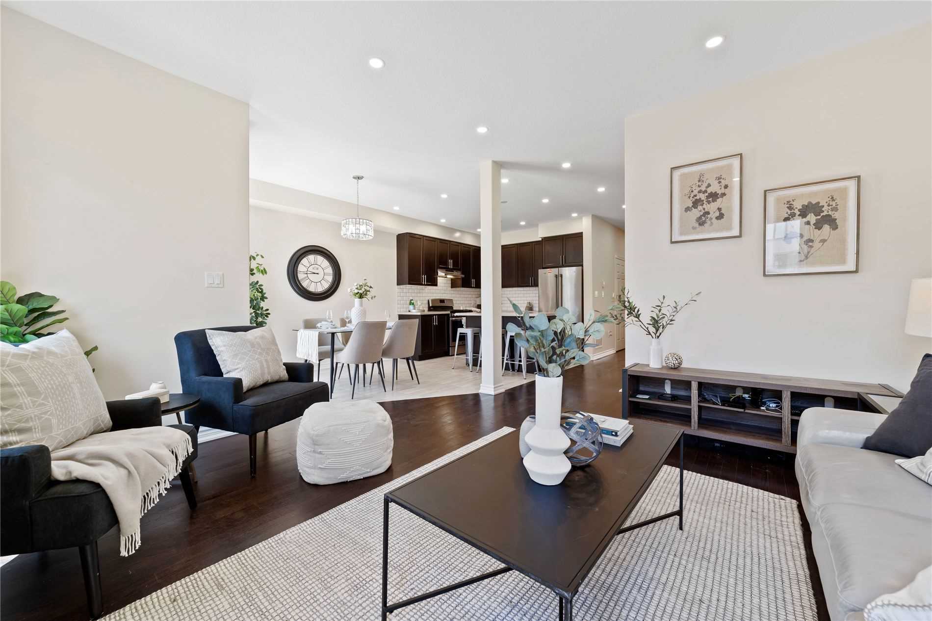 66 Moses Cres
