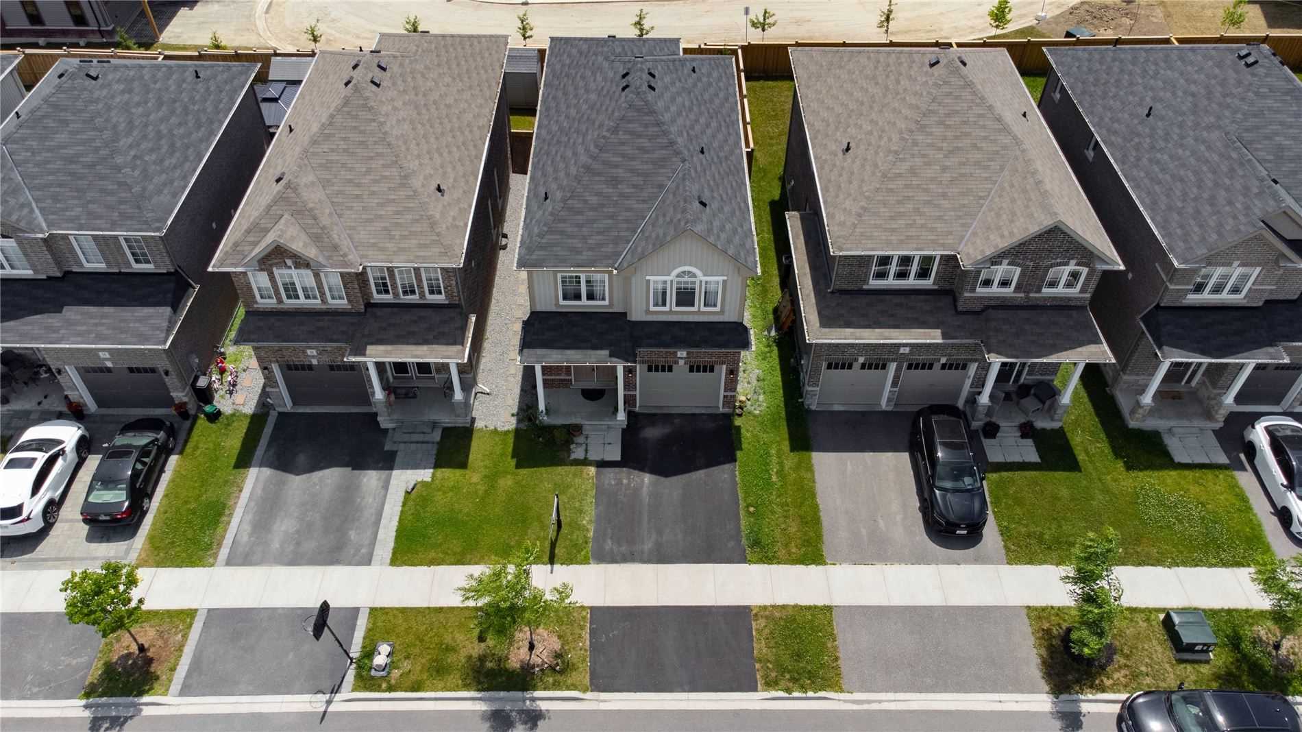 66 Moses Cres