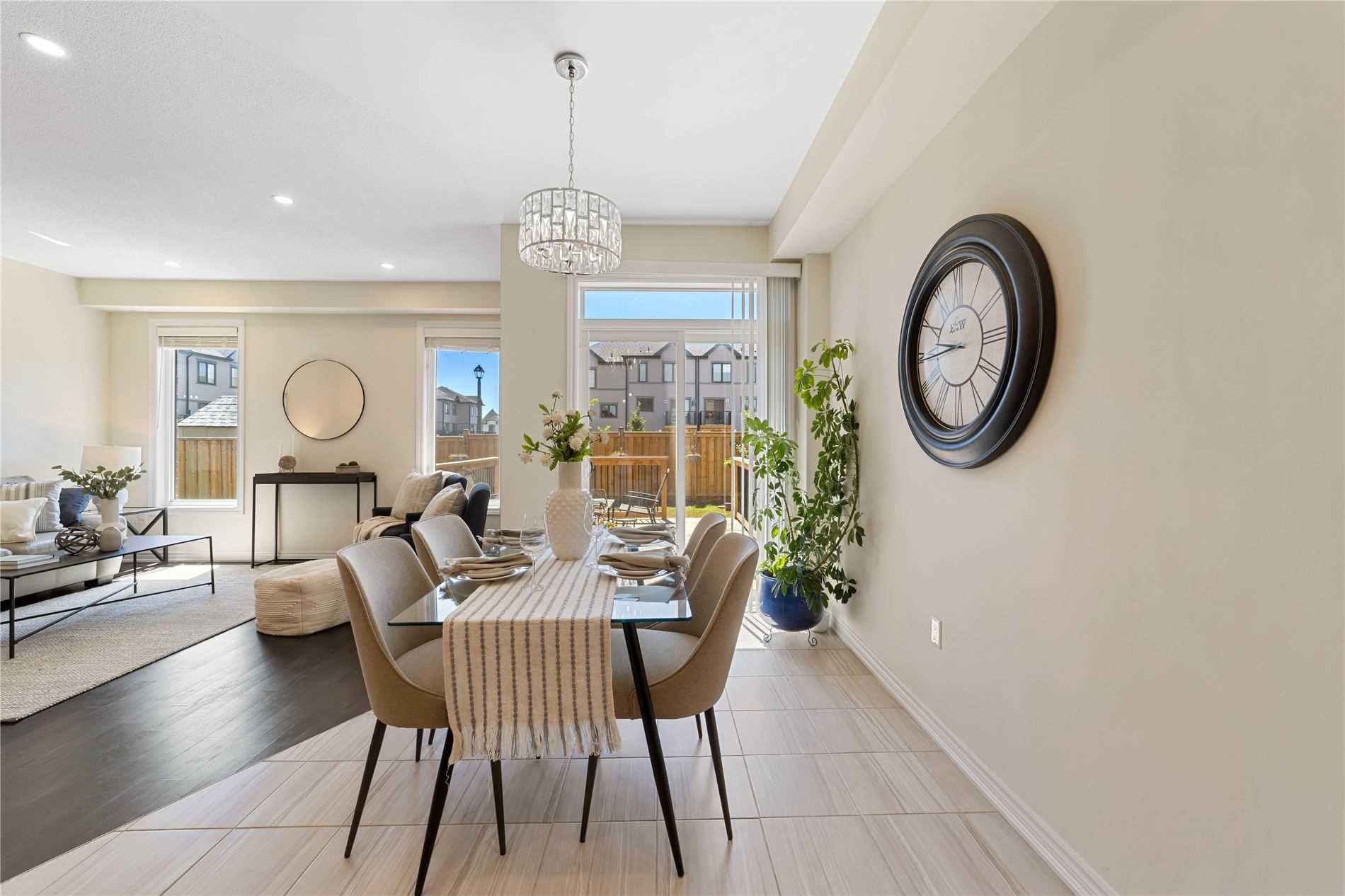 66 Moses Cres